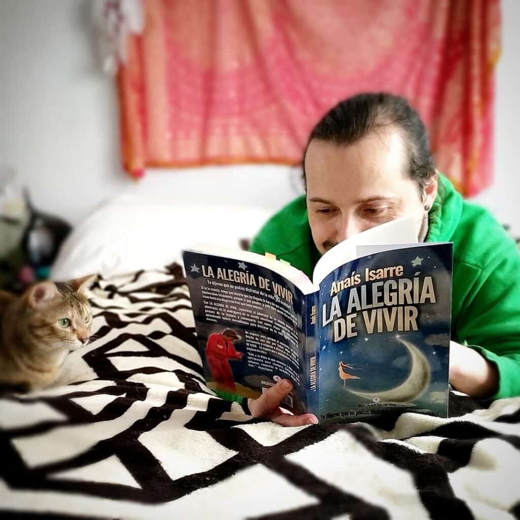 Arturo comparte cómo el libro de Anaís Isarre le ayudó a salir de la monotonía.