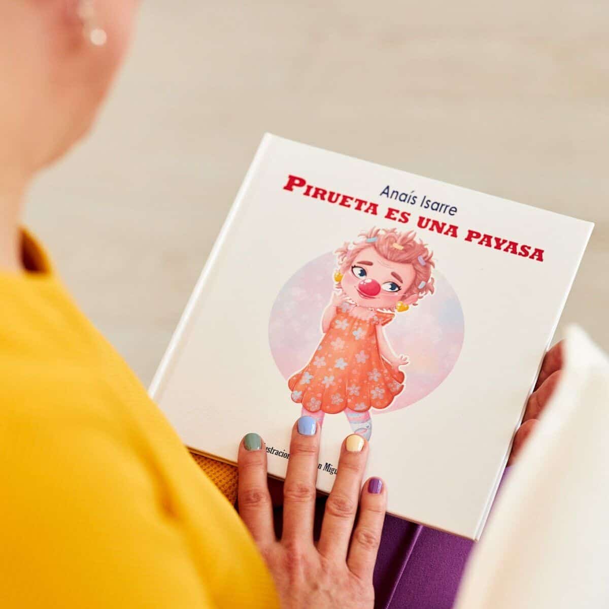 leyendo Pirueta es una payasa